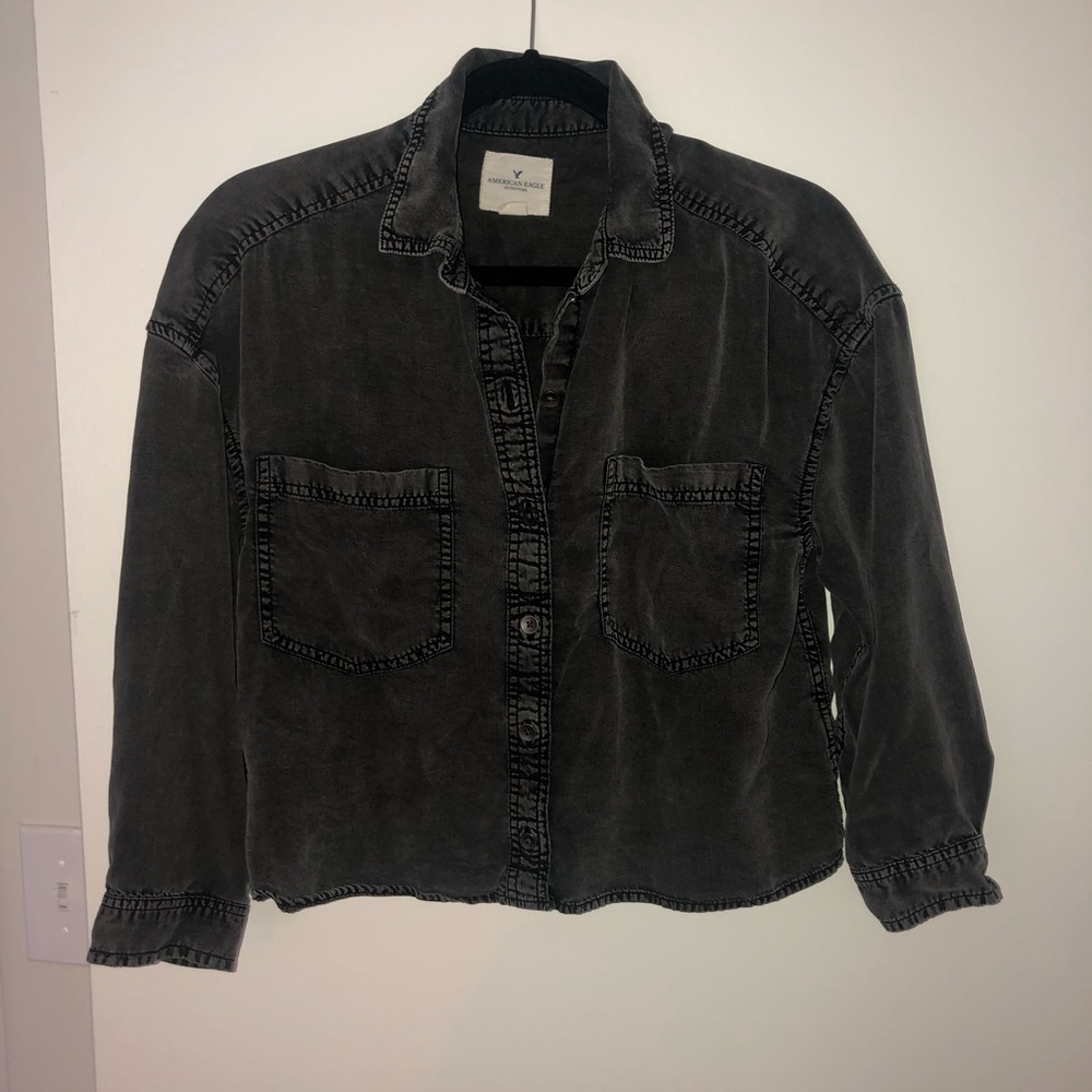 American Eagle Cropped Button Up - image 1